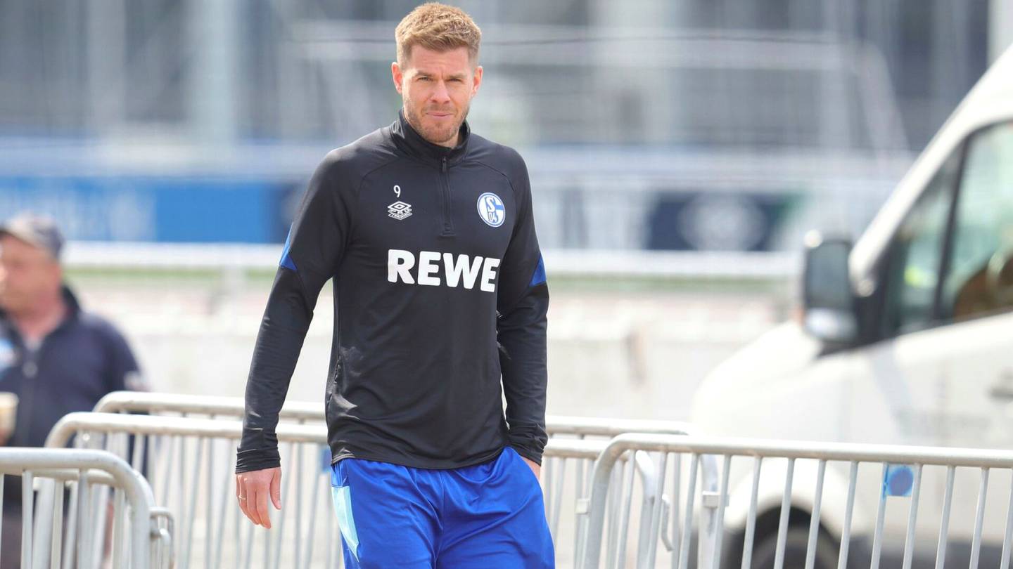 Jalkapallo | Schalken pelaajan hillitön kenttä­haastattelu on tuleva klassikko: ”Menetin ääneni”