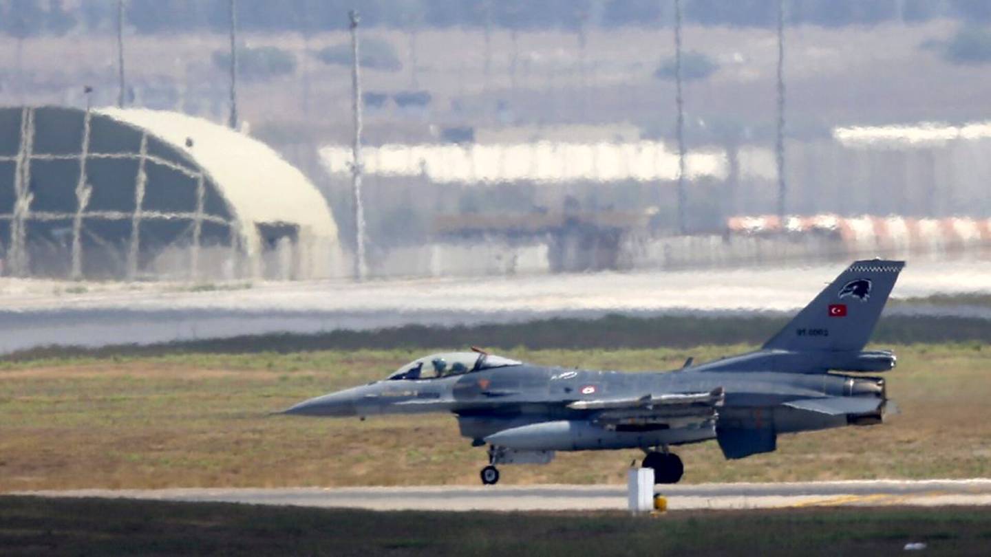 Turkki | Reuters: Turkki saamassa Yhdys­valloilta modernisaatio­paketin F-16-hävittäjilleen