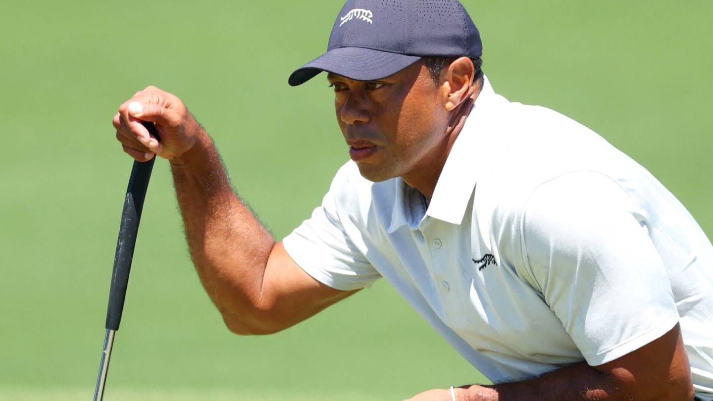 Golf | Tiger Woods löi Mastersissa historiallisen huonosti – joutuu viimeiselle kierrokselle amatöörin kanssa