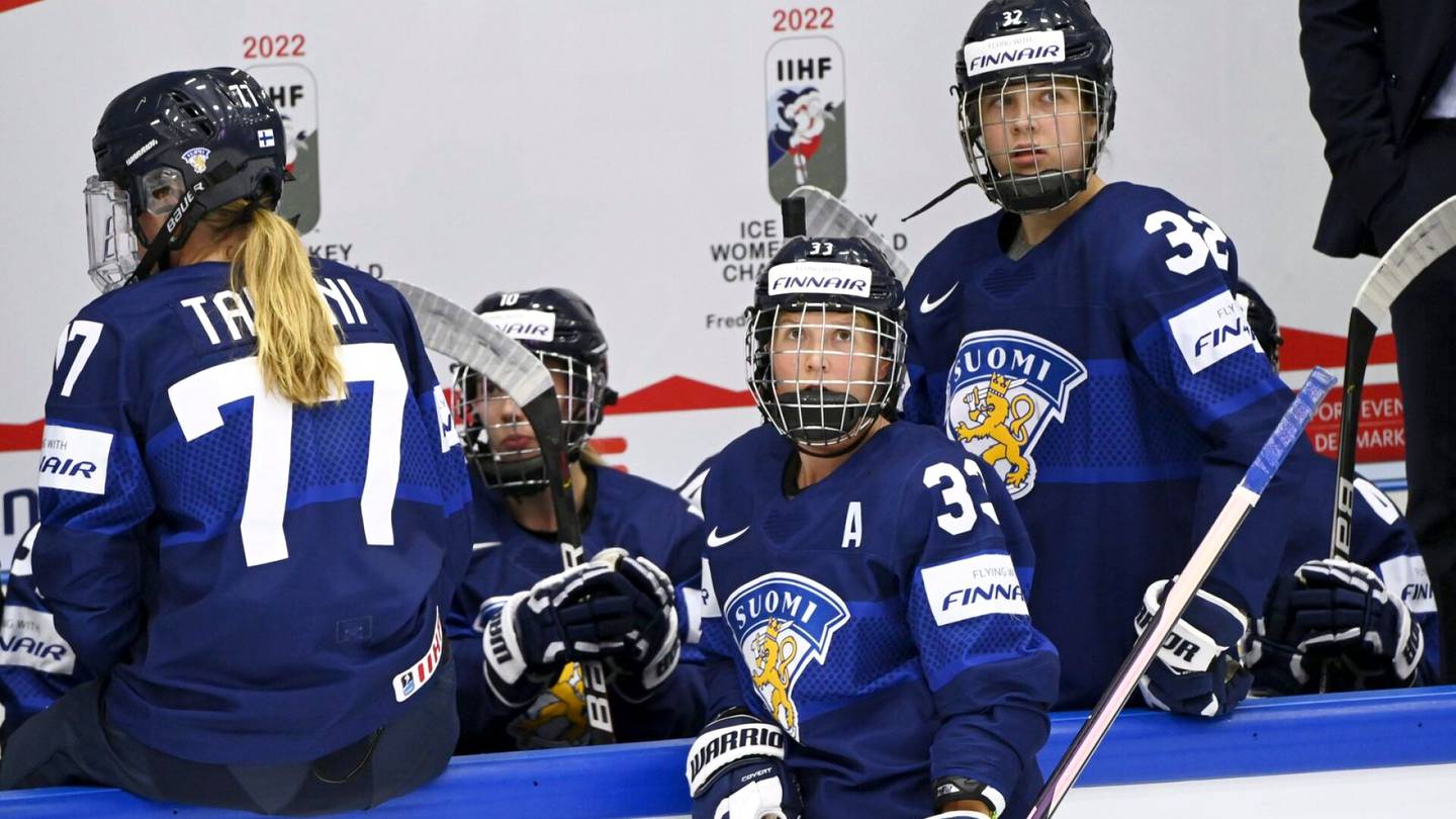 Jääkiekko | Putoaako Naisleijonat sittenkään B-lohkoon? MM-kisojen sääntöjä muutettiin kesken turnauksen