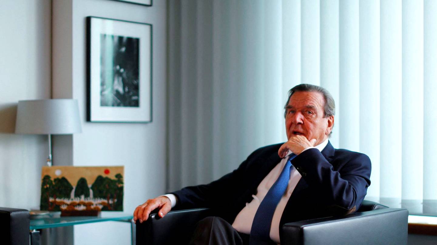 Saksa | Entinen liittokansleri Schröder haastoi Saksan parlamentin oikeuteen saadakseen ilmaisen toimistonsa takaisin