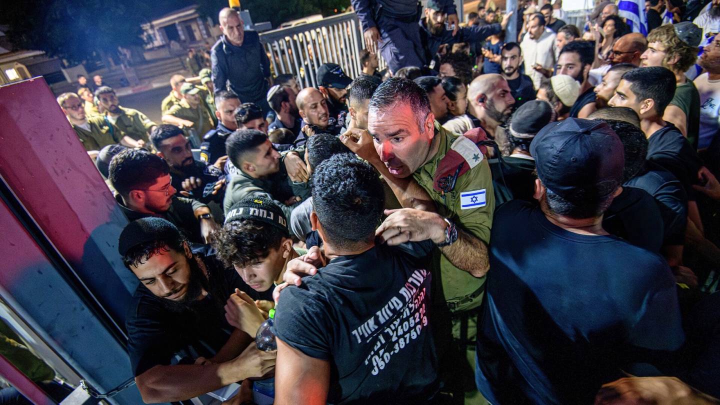 Israel | ”Näpit irti sotureistamme” – Seksuaalisesta väki­vallasta syytetyt sotilaat saavat tukea ääri­oikeistolta