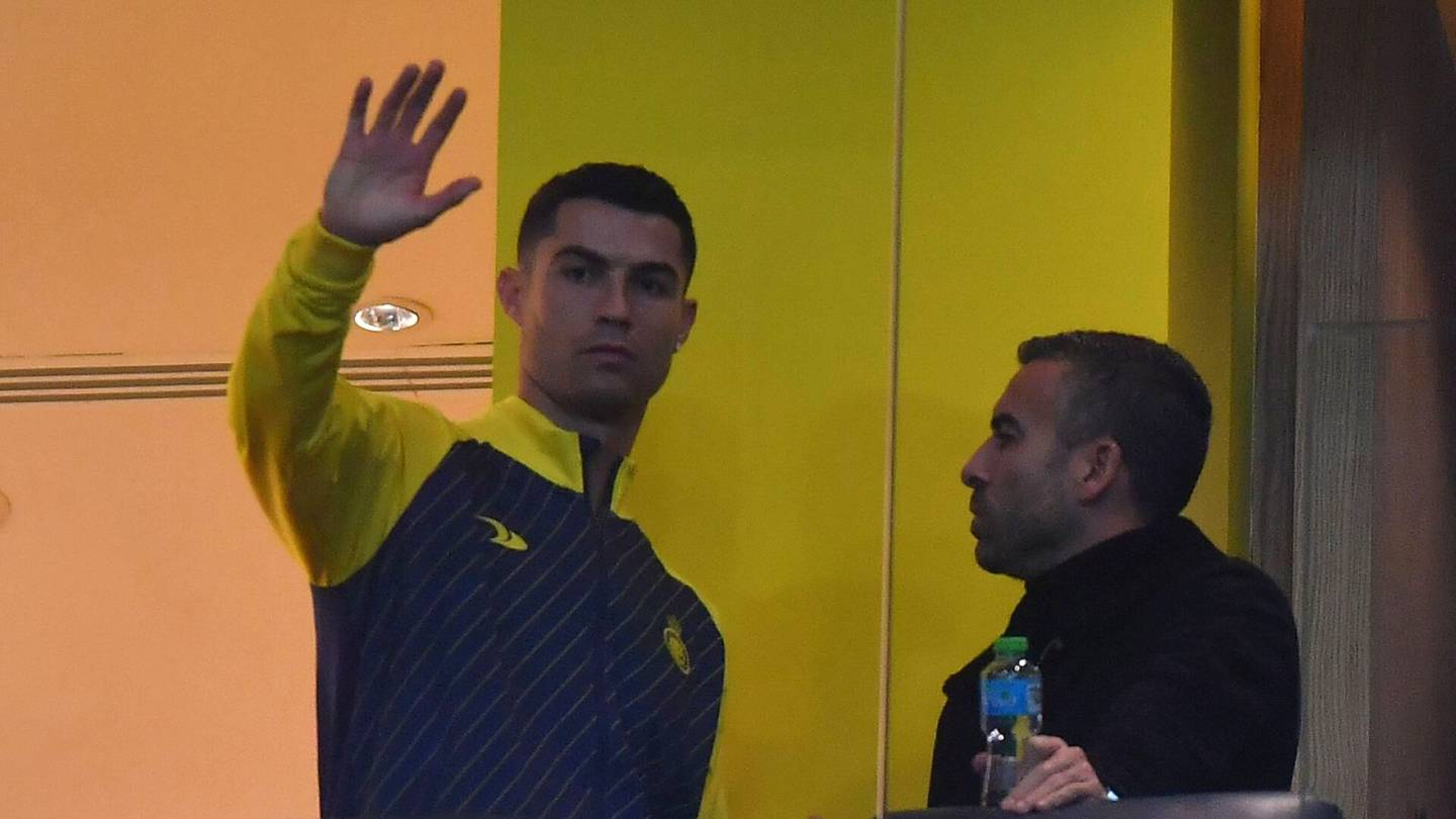 Jalkapallo | Cristiano Ronaldo saa odottaa debyyttiään saudi­seurassa vielä kahden viikon ajan