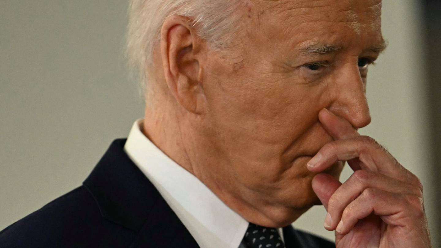 Yhdysvallat | New York Times: Joe Biden harkitsee ”vakavasti” vetäytymistä presidentti­kisasta