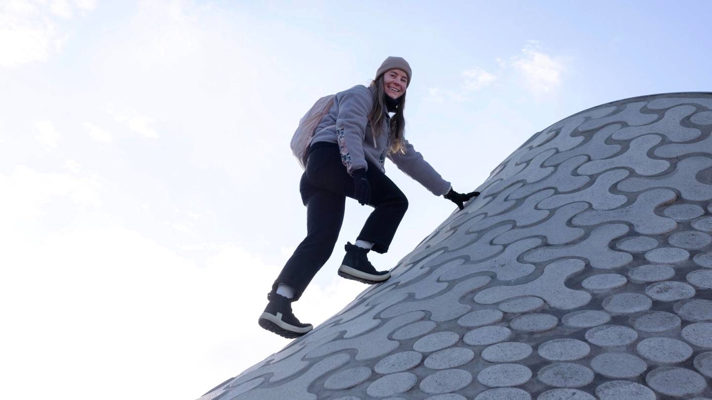 Vuorikiipeily | Helsinkiläinen Anni Penttilä aikoo tehdä jotain, mihin kukaan suomalais­nainen ei ole pystynyt – se vie häneltä satoja­tuhansia euroja