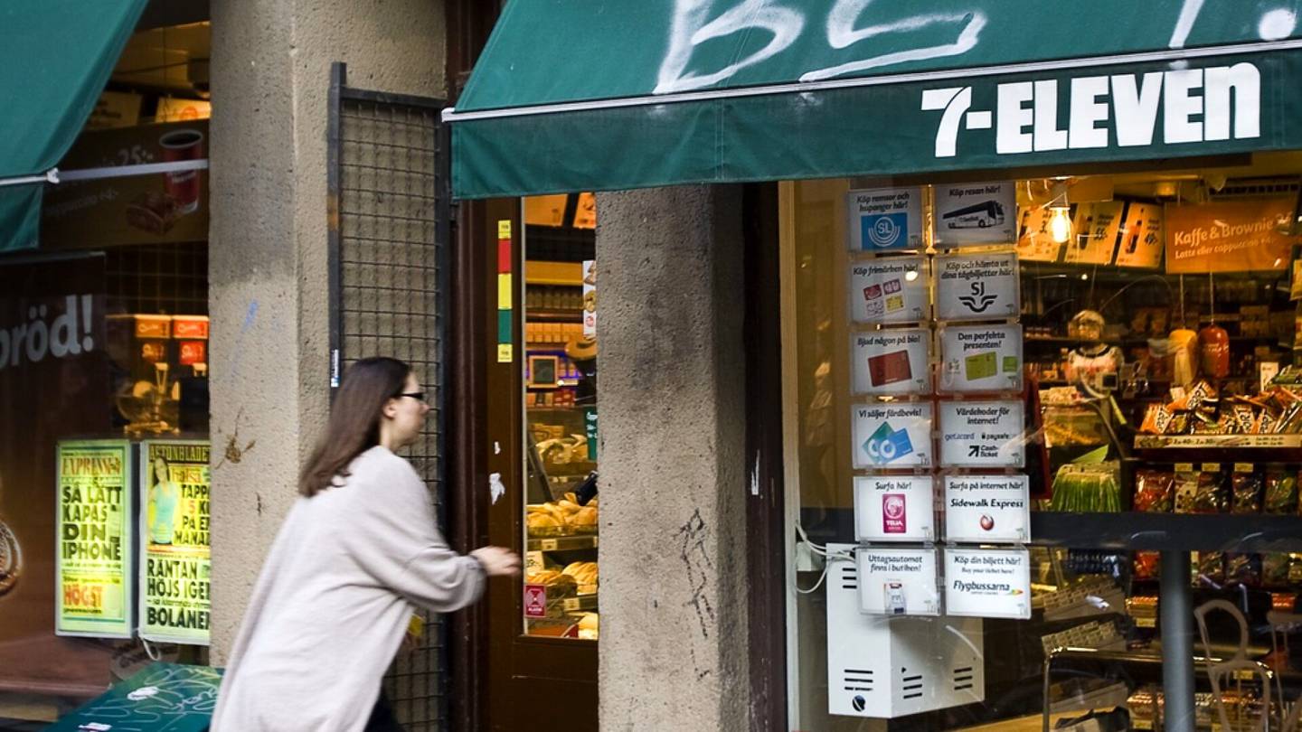 Kauppa | R-kioskin omistaja­yhtiö aikoo lopettaa tupakan myynnin ruotsalais­myymälöissä