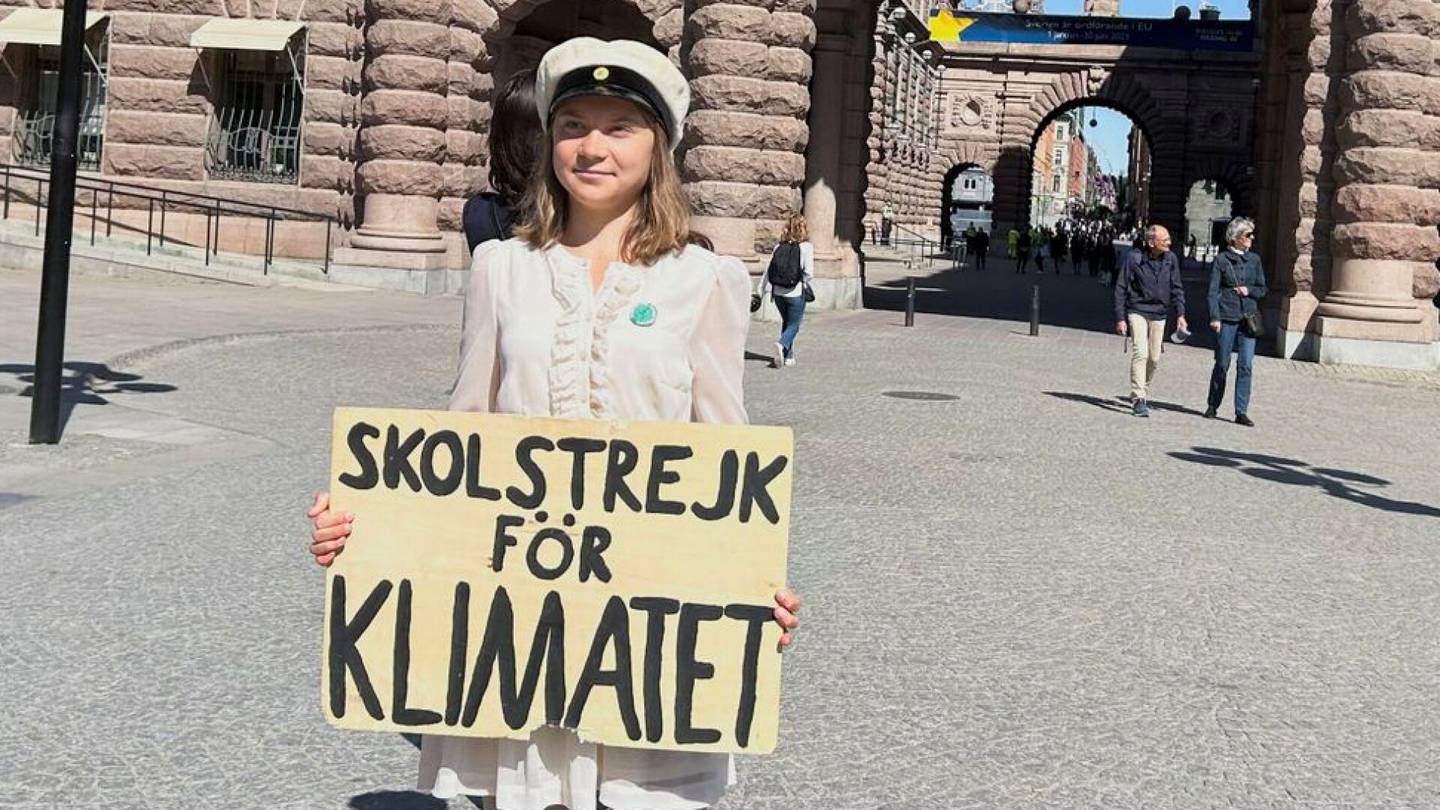 Ruotsi | Ilmastoaktivisti Greta Thunberg valmistui ylioppilaaksi