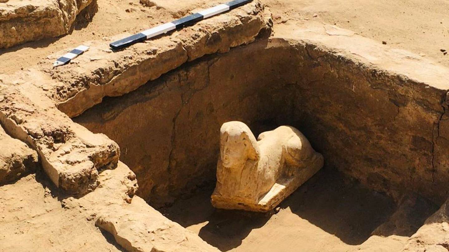 Arkeologia | Egyptissä löydettiin muinainen sfinksimäinen patsas ja pyhättö