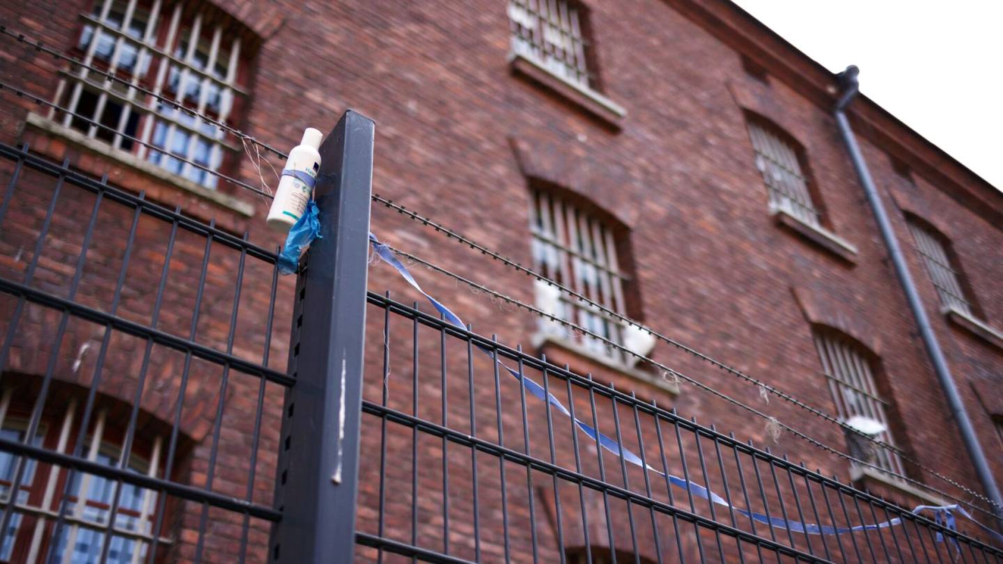 Oikeudet | Vanki pelasti selli­toverinsa hirttäytymiseltä Helsingissä