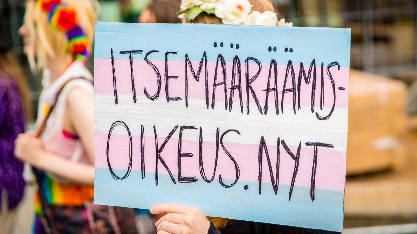 Hallitus | HS:n tiedot: Translaki lähdössä viimeistään alkuviikosta lausunto­kierrokselle, esityksen mukaan alaikäinen ei voisi korjata juridista sukupuoltaan