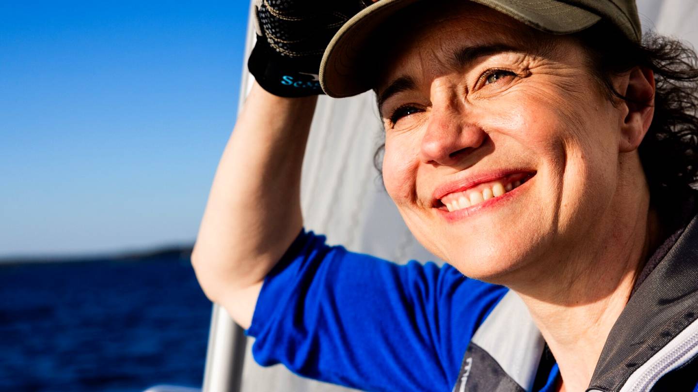 Onnellisuus | Eronnut Katja Ceder ryömi purjeveneen luukusta sisään ja rakastui – Alle 20 000 eurolla hänestä tuli onnellisempi kuin koskaan