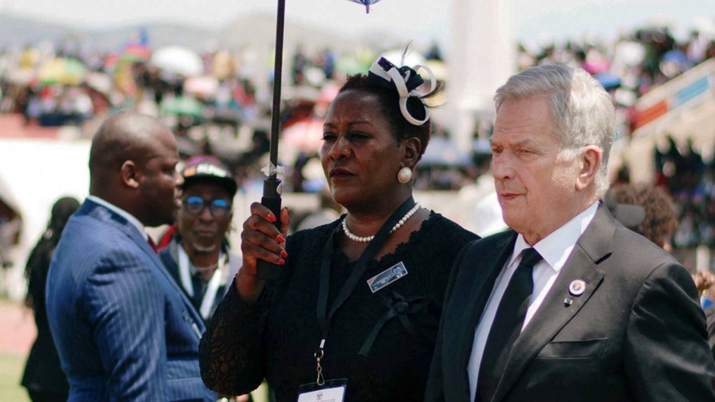 Kansainväliset suhteet | Sauli Niinistö puhui Namibian presidentti Geingobin hautajaisissa