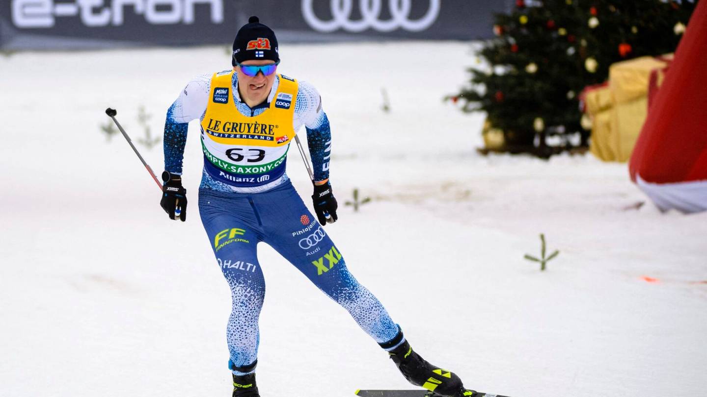 Hiihto | Verneri Poikonen juhli kultaa talvi­universiadien sprintti­hiihdossa