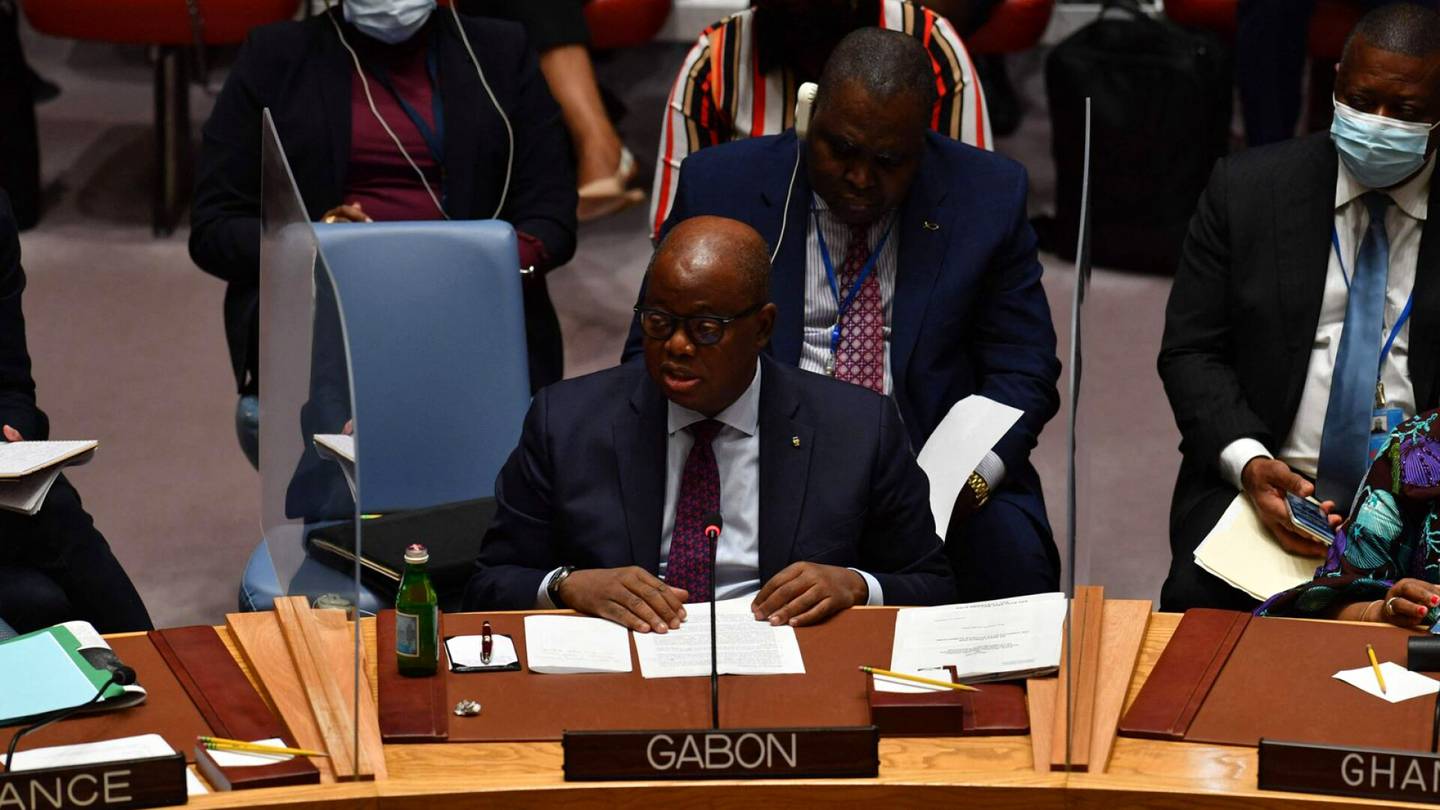 Gabon | Ulkoministeri kuoli saatuaan sydän­kohtauksen hallituksen kokoontumisessa