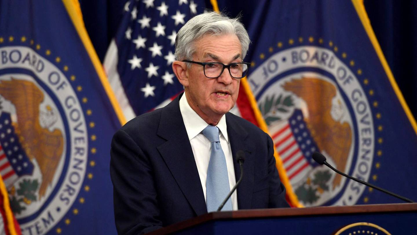 Rahapolitiikka | Yhdysvaltojen keskuspankki nostaa ohjauskorkoa epävakaudesta huolimatta
