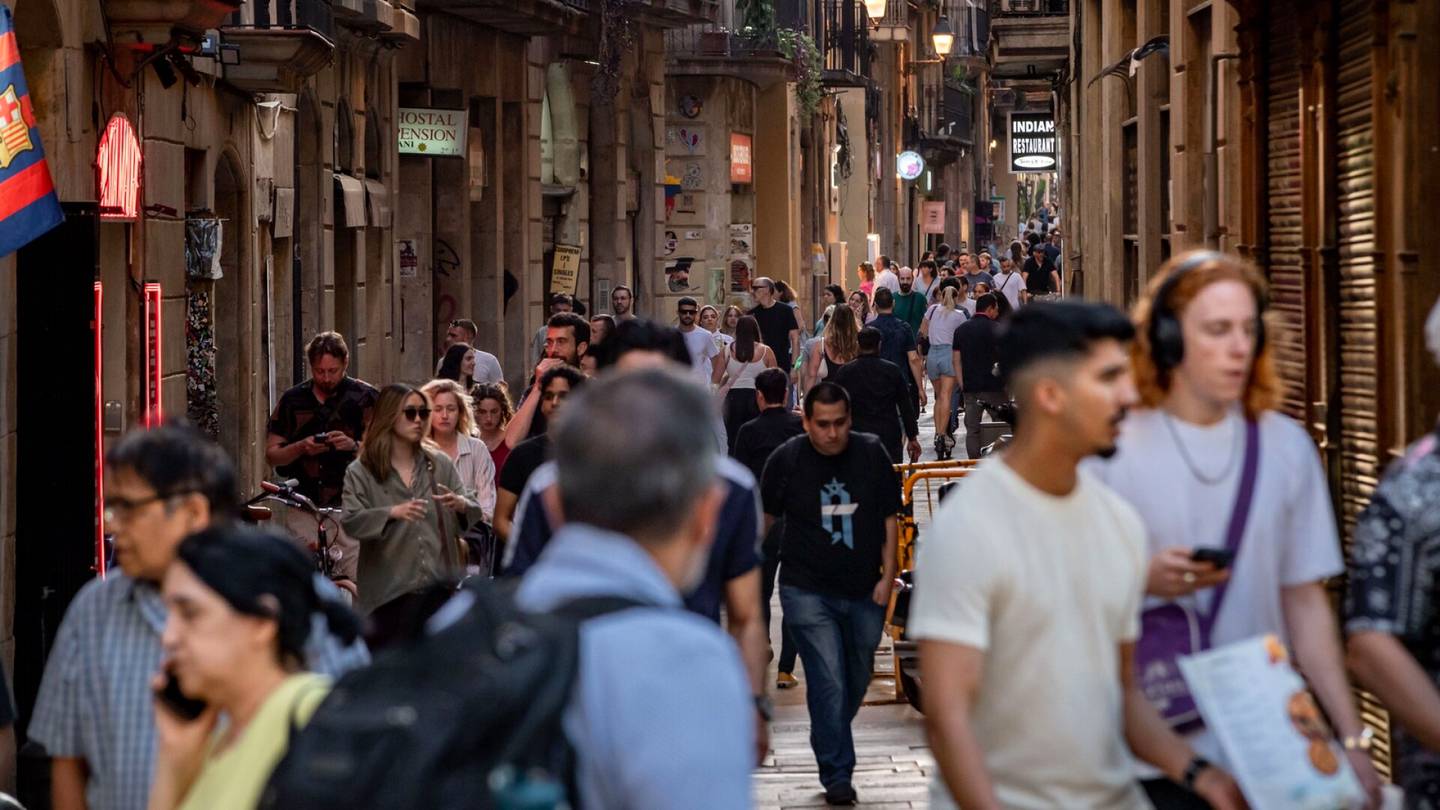 Matkailu | Barcelonan asunnot ovat ennätys­kalliita, ja nyt turistit halutaan potkia niistä pois