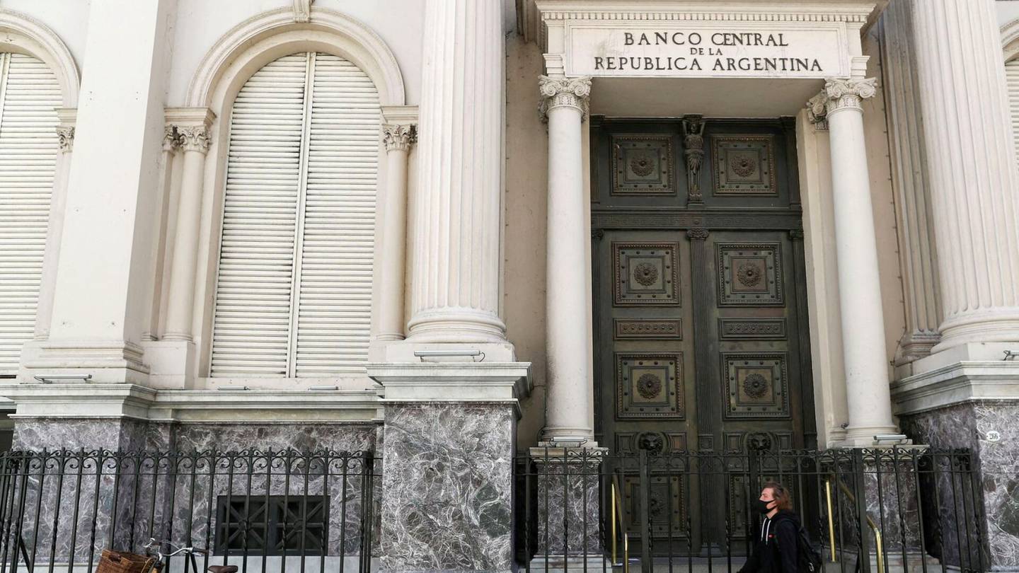 Argentiina | Argentiinan inflaatio kiihtyi yli sataan prosenttiin
