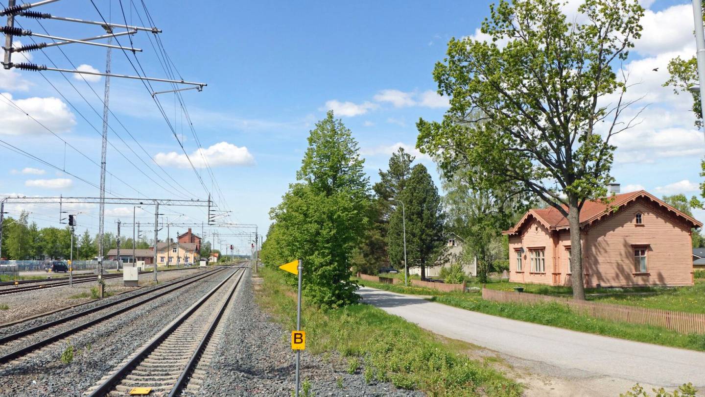 Junaliikenne | Äidin ja lasten junamatka sai pelottavan käänteen, kun viisivuotias jäi yksin pois junasta Kokemäellä – VR soitti poliisin lapsen turvaksi