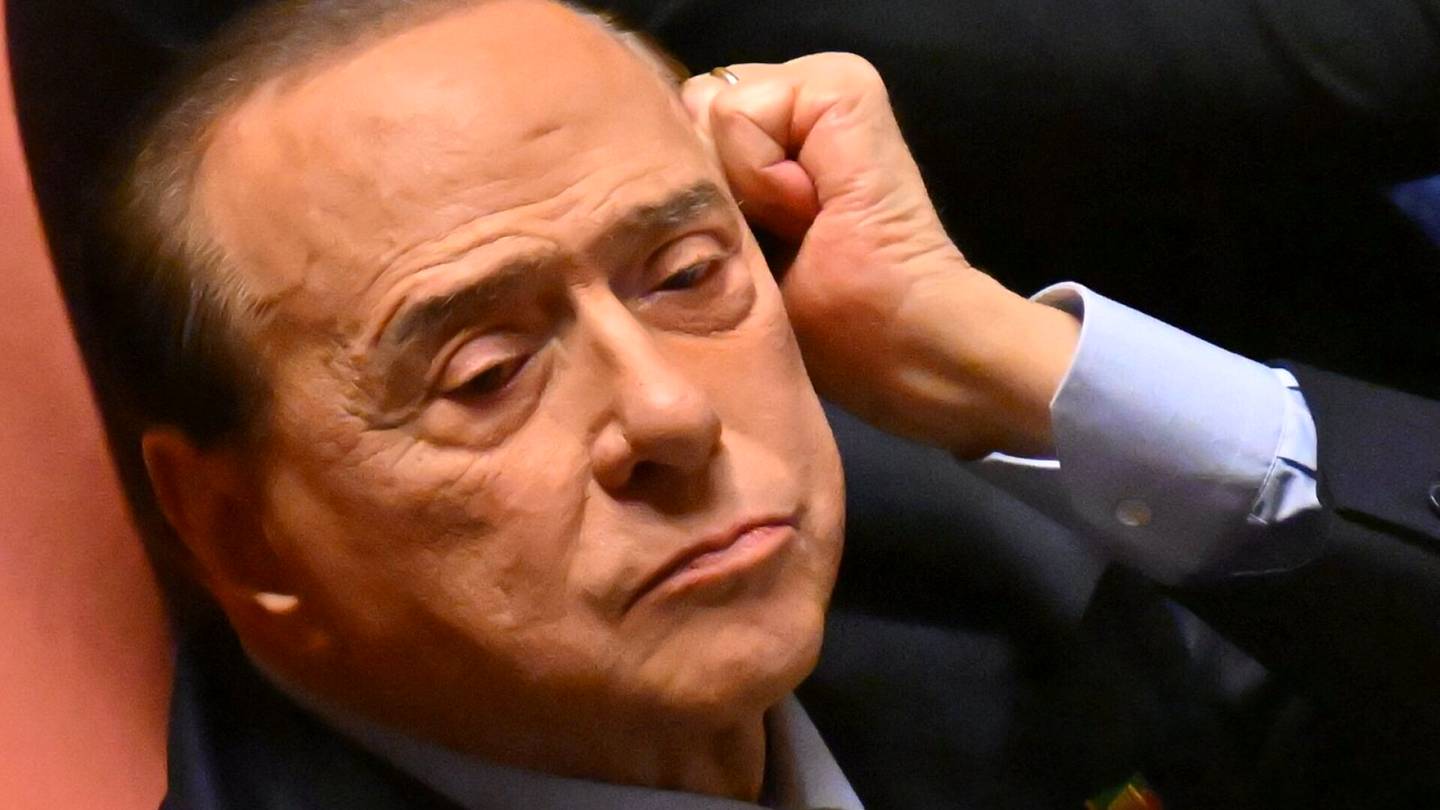 Italia | Todistajan lahjonnasta epäilty Silvio Berlusconi vapautettiin syytteistä