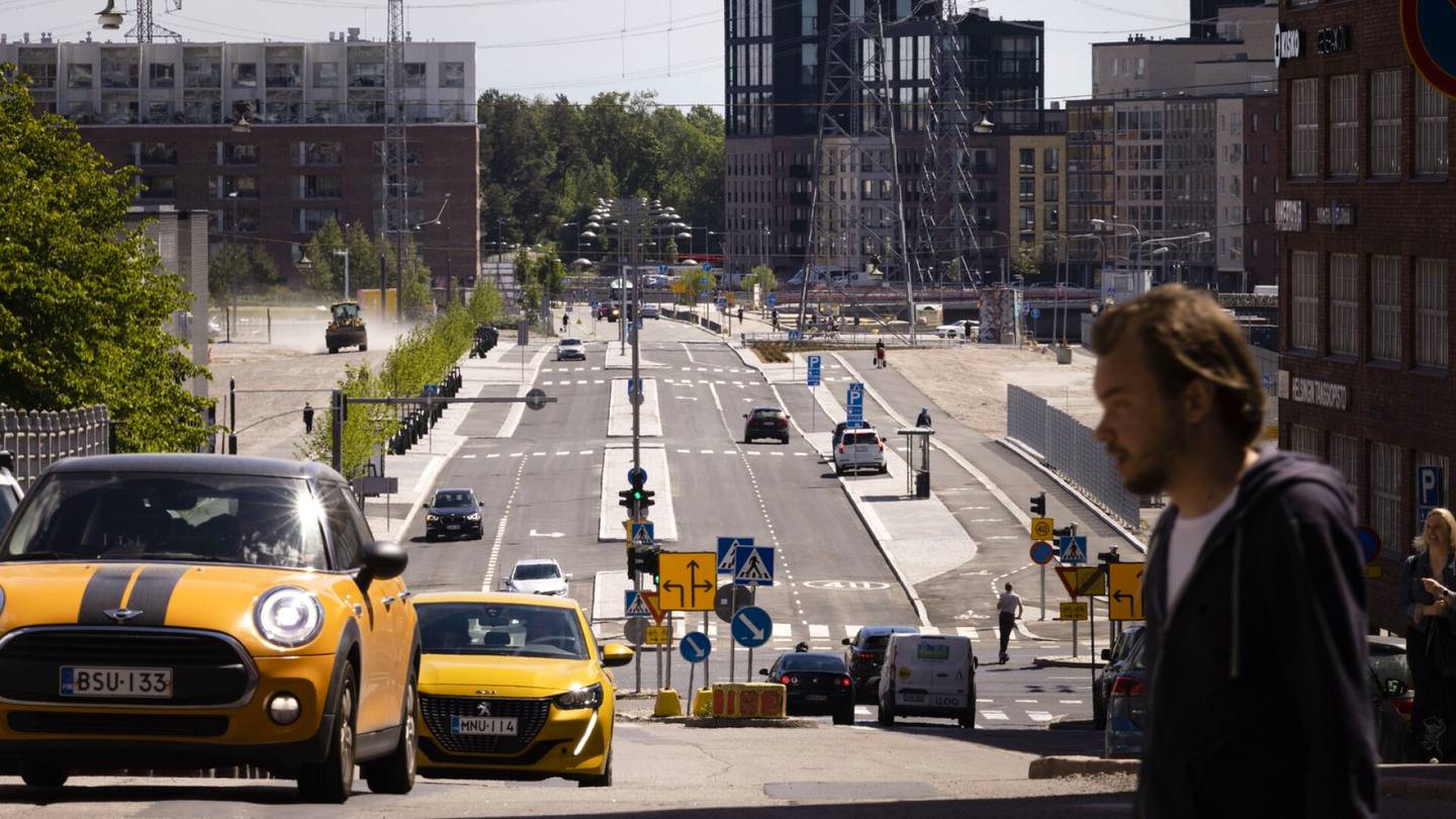 Liikenne | ”Sitä monttua katseltiin pitkään” – Tämän kadun­pätkän rakentaminen vei vuosia ja nieli 20 miljoonaa euroa