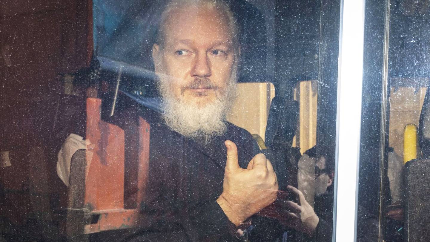 Oikeudenkäynnit | Wikileaks-sivuston perustajan Julian Assangen lupa valittaa korkeimpaan oikeuteen kumottiin