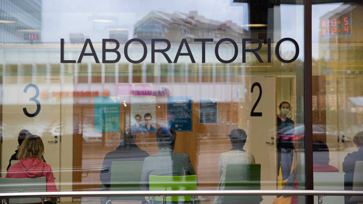 Sairaanhoito | Hus: Helsingin kiireettömiä laboratorio-asiakkaita kehotetaan siirtämään käyntiään