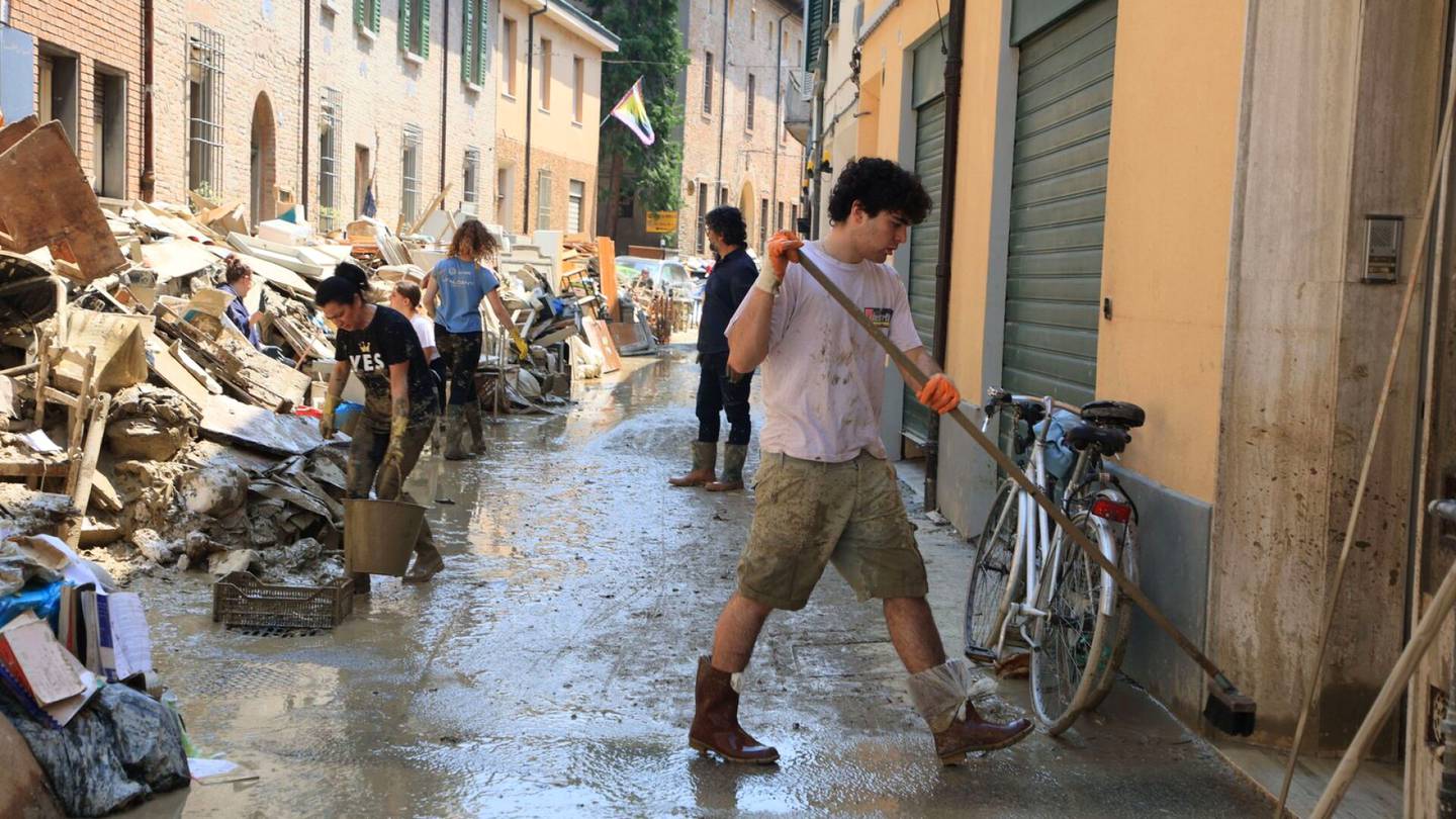 Italia | Yli 23 000 tulva-alueen asukasta edelleen tilapäis­majoituksessa