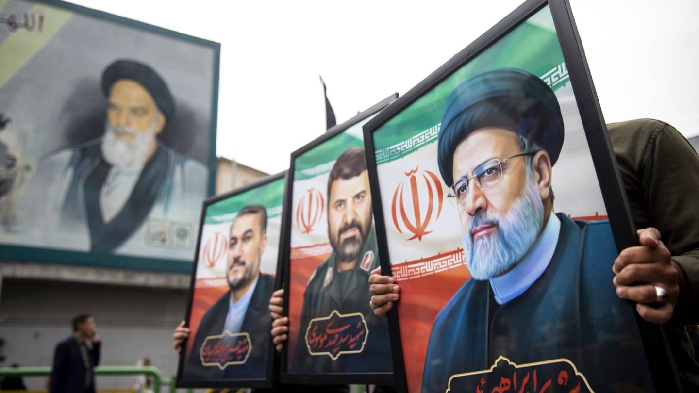 Raisin kuolema | Iranin presidentin hautajaisten seremoniat etenevät tänään Teheraniin