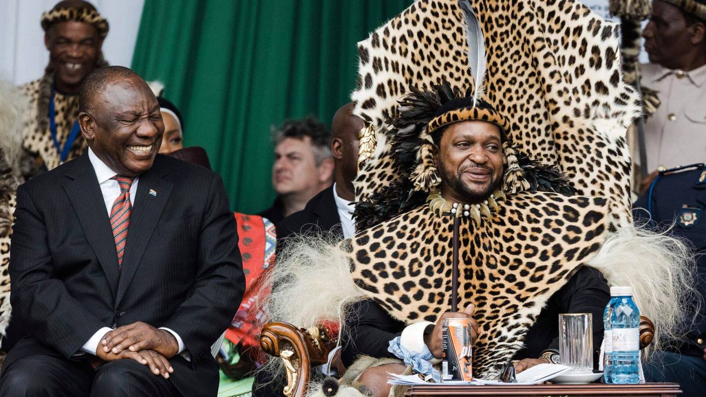 Etelä-Afrikka | Uusi zulukuningas kruunattiin historiallisessa seremoniassa valtataistelun päätteeksi
