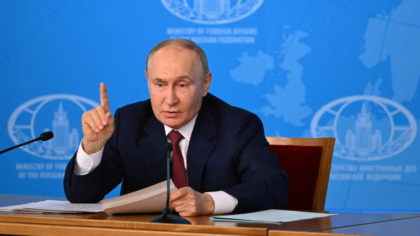 Venäjä | Putin jakoi lisää potkuja puolustusministeriössä