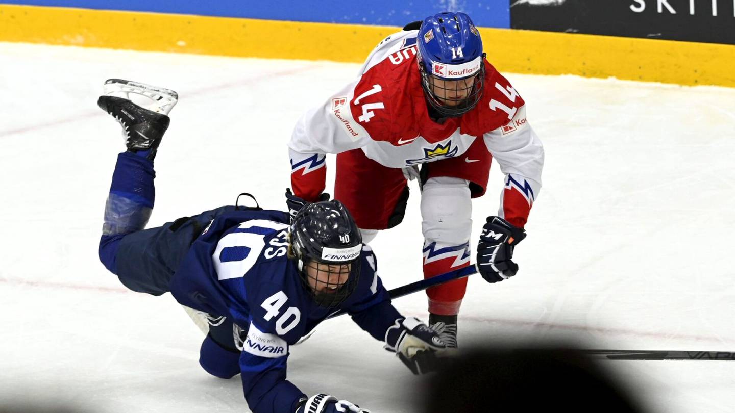 Jääkiekko | Tšekki pudotti Naisleijonat jälleen MM-mitalipeleistä – ”Meillä on vielä yksi tavoite täytettävänä”