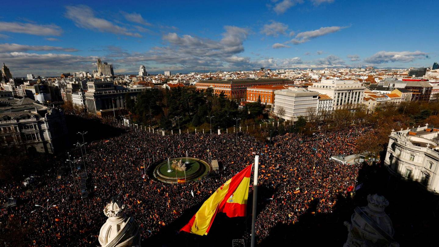 Mielenosoitukset | Kymmenettuhannet osoittivat mieltään hallitusta vastaan Espanjassa