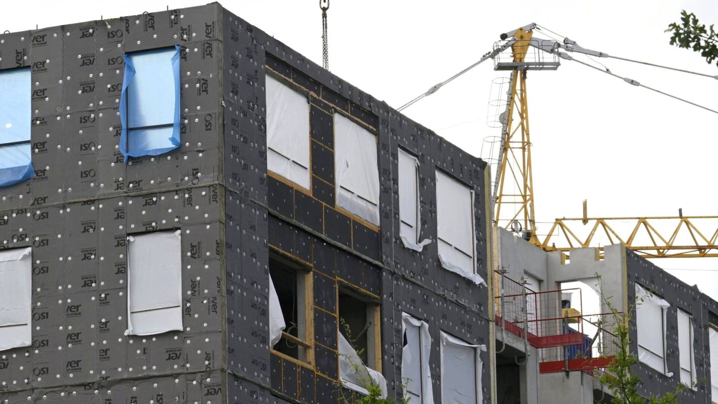 Asuntomarkkinat | Asian­tuntijat: Asunto­rakentamisen lama voi kestää jopa vuoteen 2025
