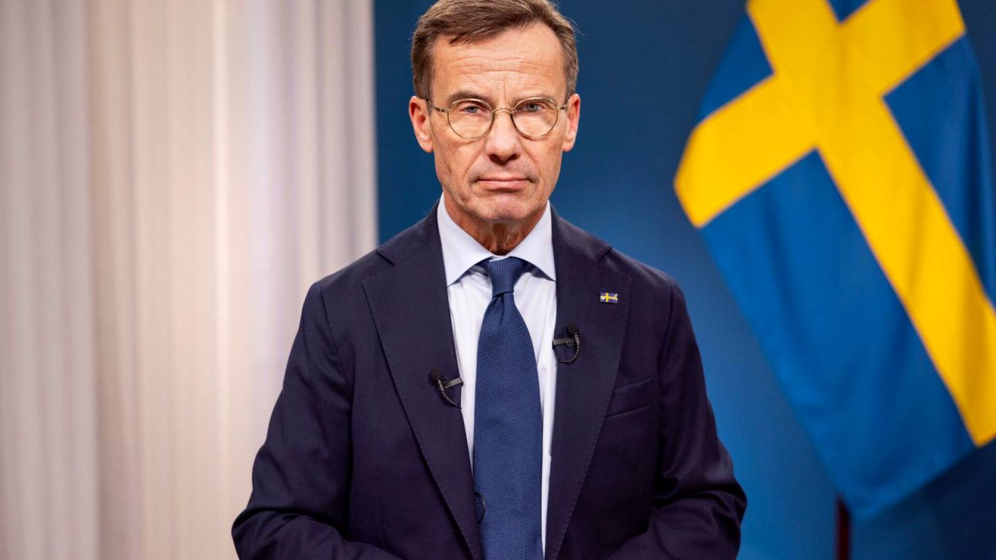 Suora lähetys | Ottaako Ruotsi armeijan käyttöön jengi­väkivallan ehkäisemiseksi? Pääministerin tiedotus­tilaisuus käynnissä