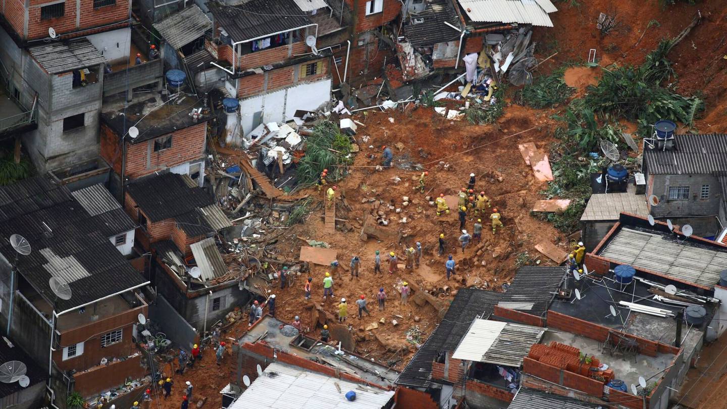 Luonnonkatastrofit | Lähes 30 kuollut tulvissa ja maan­vyöryissä Brasiliassa