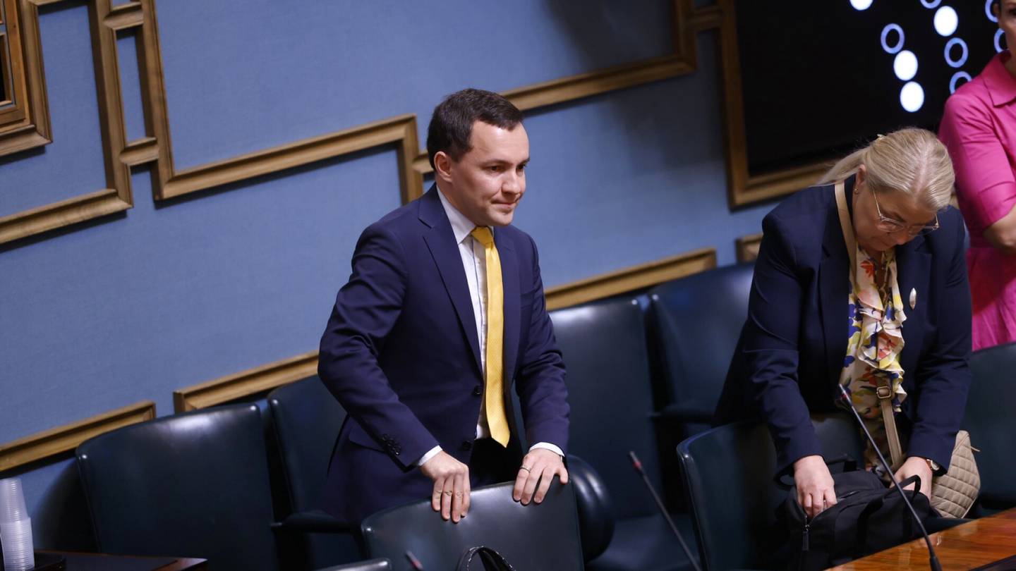 Ministeri | Rydman sai edus­kunnan luottamuksen – Kaksi hallitus­puolueen edustajaa äänesti tyhjää