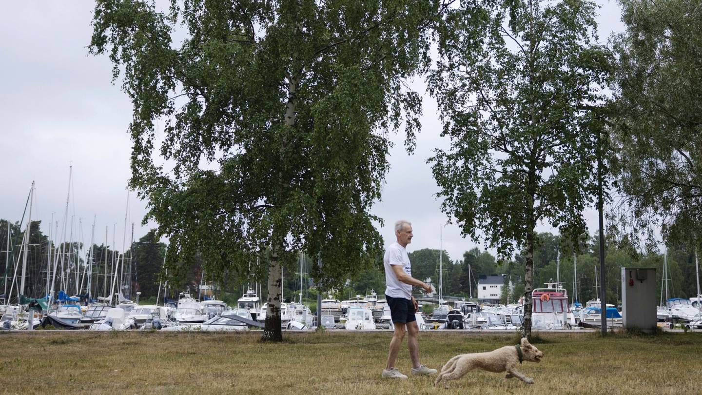 HS Haukilahdessa | Veneestä löytyi kaksi ruumista – Silmin­näkijä Seppo Rontu: ”Tuollainen voisi tapahtua kenelle tahansa”