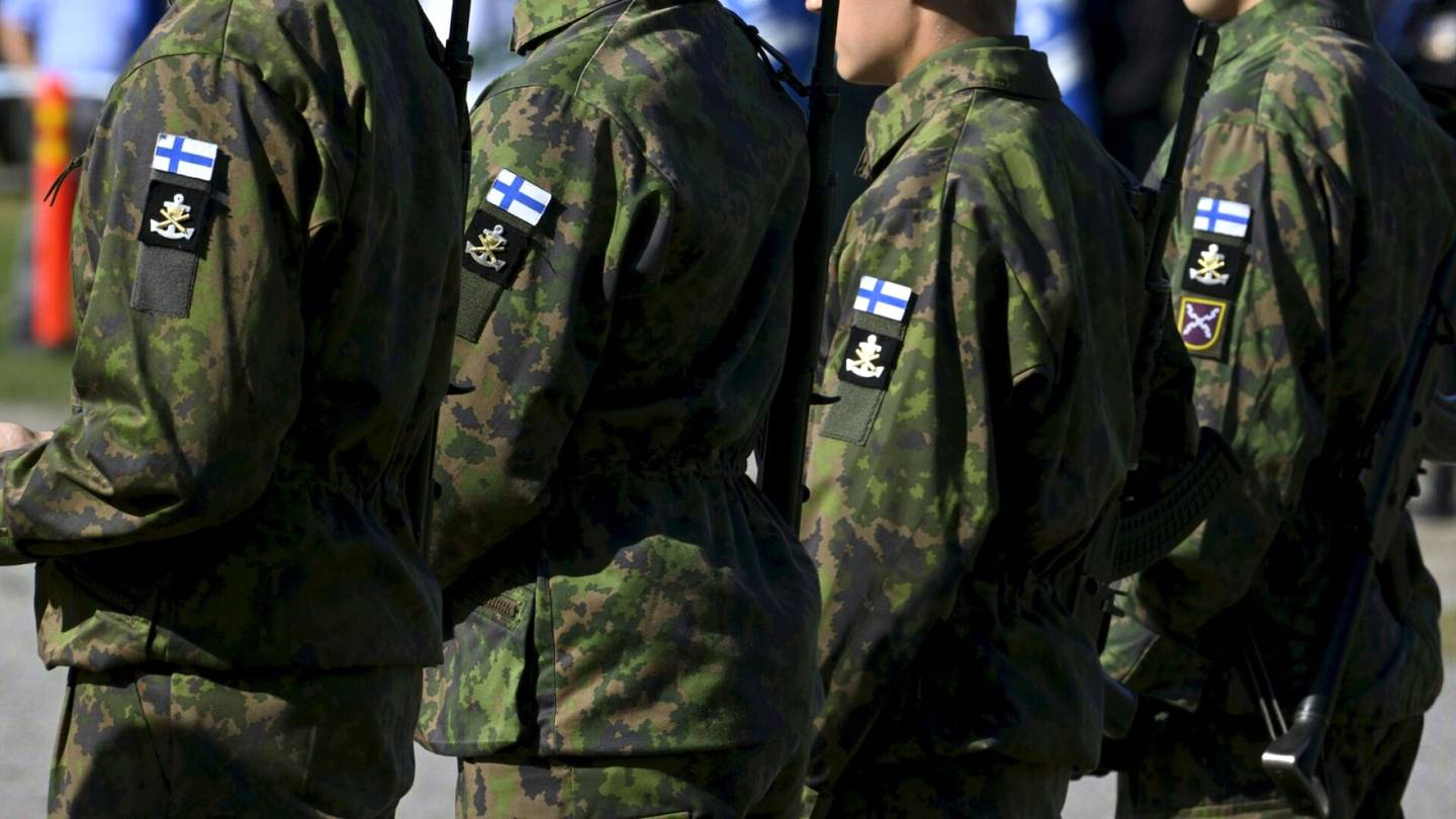 Maanpuolustus | Suomen uuden puolustus­selon­teon laatiminen alkoi