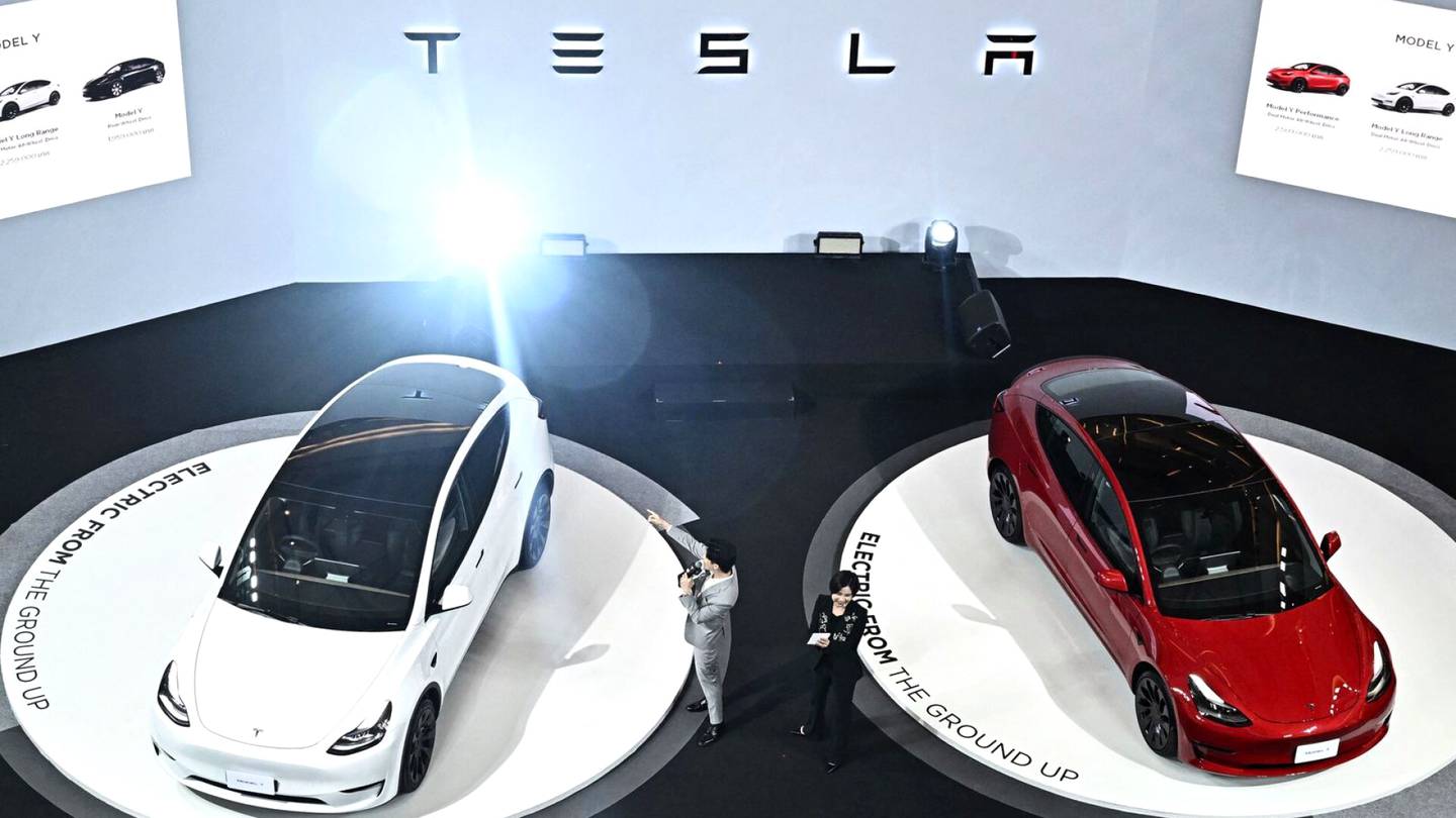 Autokauppa | Alennukset räjäyttivät Tesla-kaupan Suomessa – Myynti kasvoi yli 1 000 prosenttia