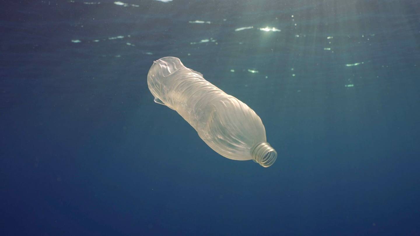 HS Ympäristö | Tutkimus: Muovi­roskaa on merissä luultua vähemmän, mutta se pysyy siellä pitempään kuin on uskottu