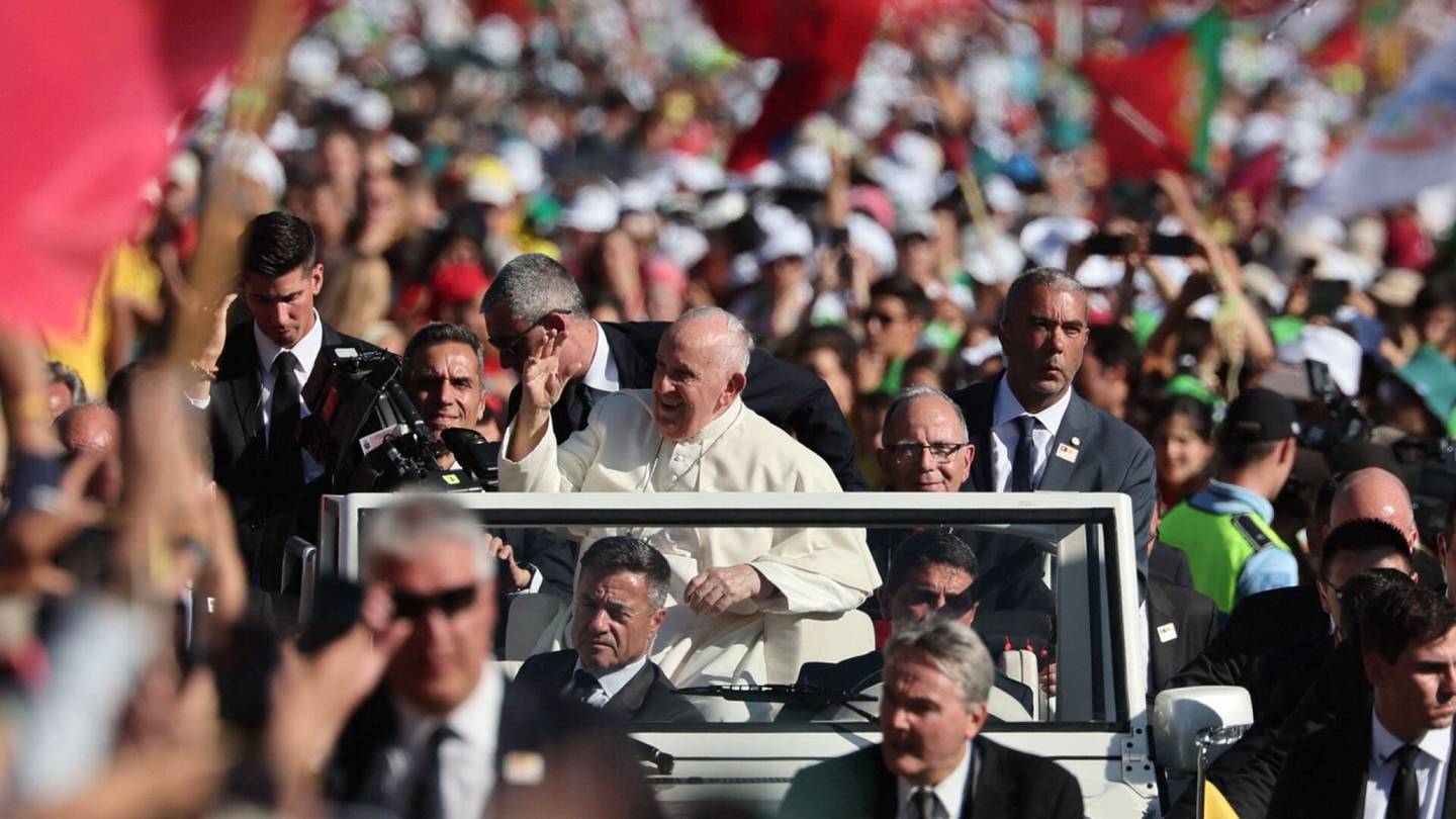 Katolilaisuus | Yli miljoona nuorta kerääntyi katsomaan paavia Lissaboniin
