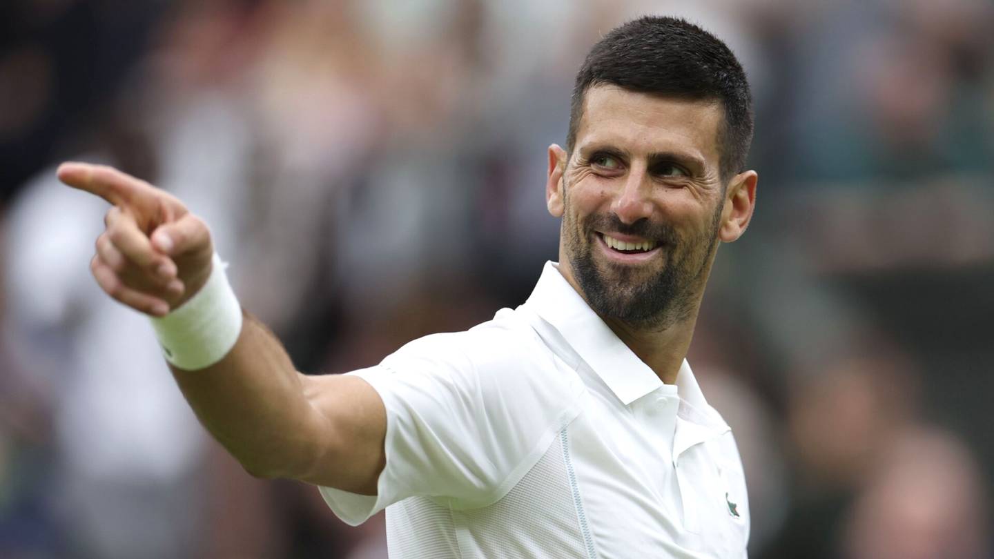 Tennis | Novak Djokovic palasi kentälle vain kuukausi polvi­leikkauksen jälkeen – murskasi vastustajansa