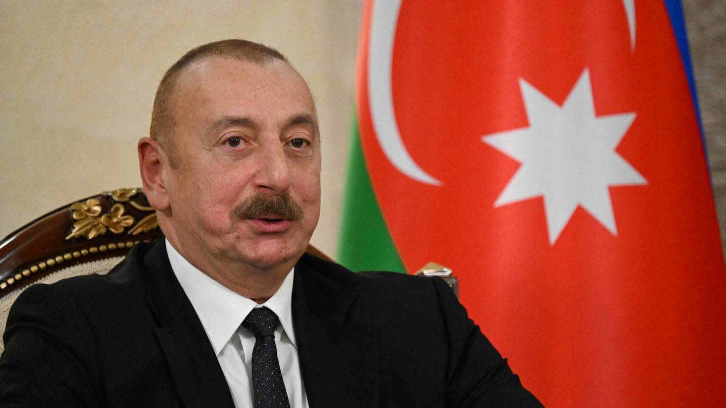 Kaukasia | Azerbaidžan nosti lippunsa salkoon Vuoristo-Karabahin pää­kaupungissa