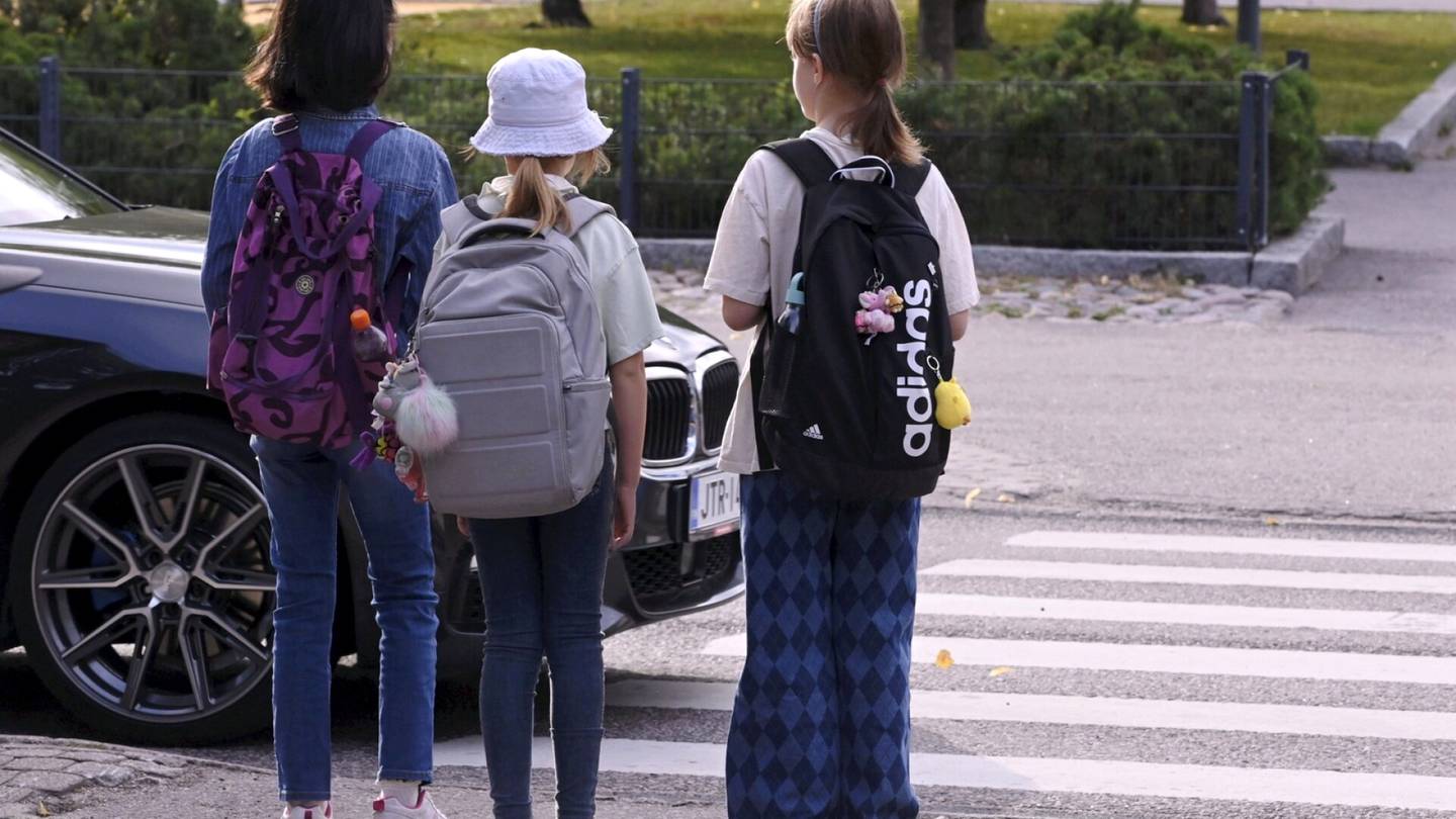 Lukijan mielipide | Koulujen lähikatujen muuttaminen kävelykaduiksi parantaisi liikenneturvallisuutta