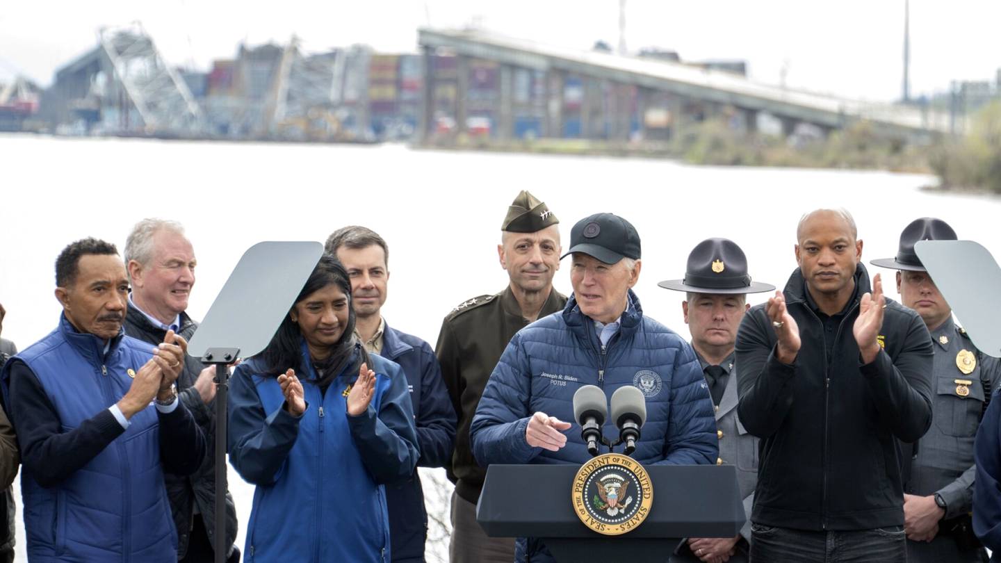 Baltimoren siltaturma | Biden Baltimoressa: Sortunut silta rakennetaan uudelleen