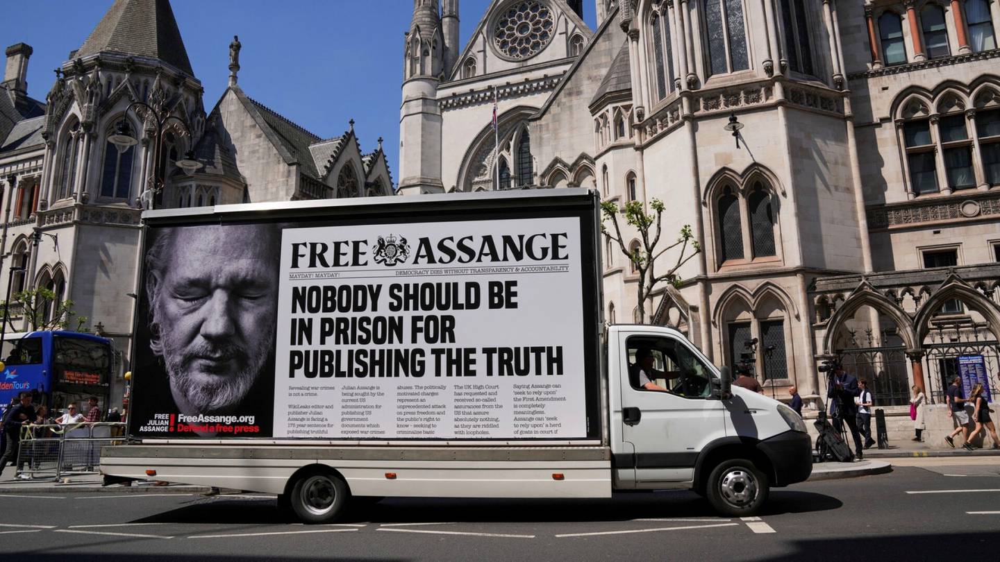 Britannia | Assange sai luvan valittaa luovutus­päätöksestään, voi jäädä Britanniaan