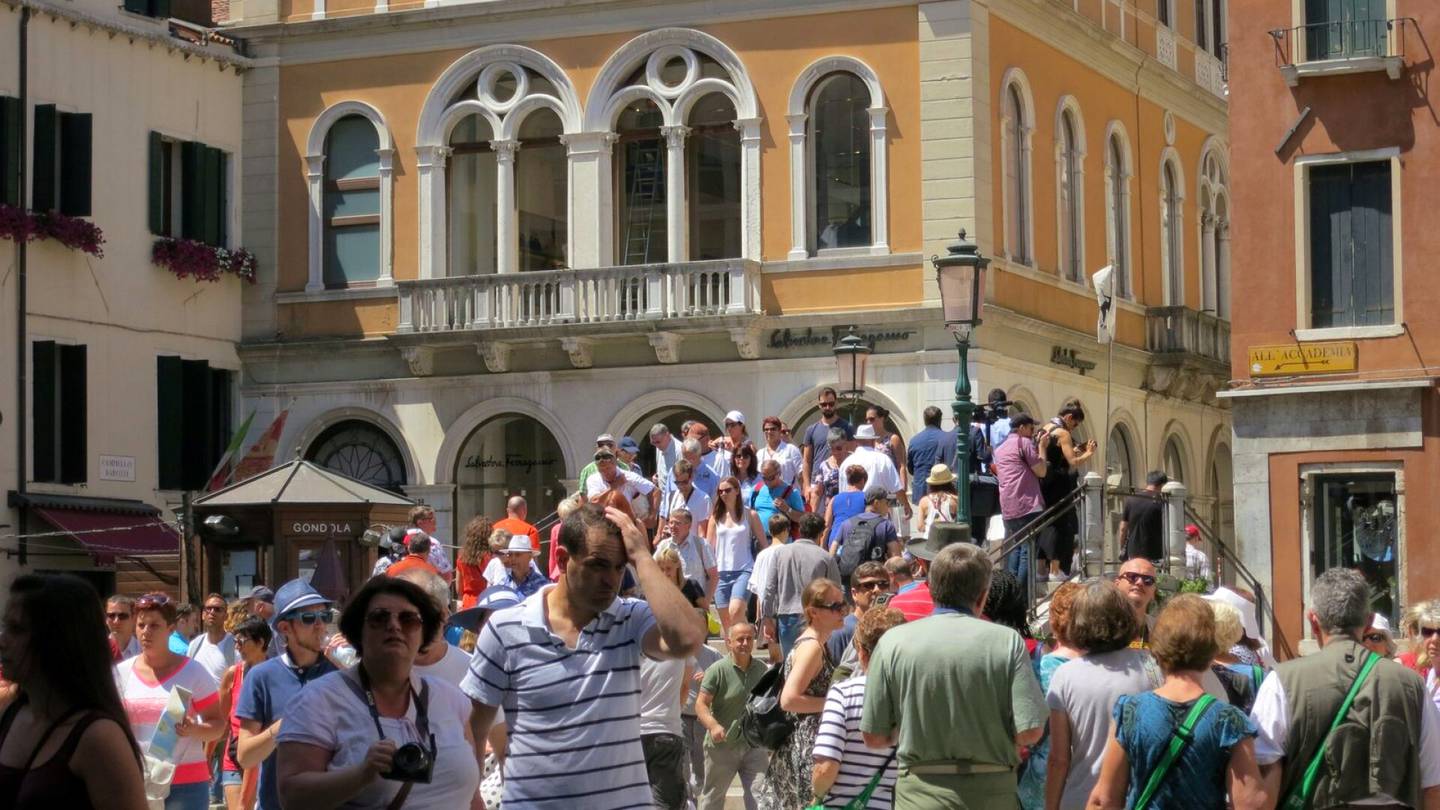 Matkailu | Venetsia aikoo kieltää yli 25 hengen turistiryhmät
