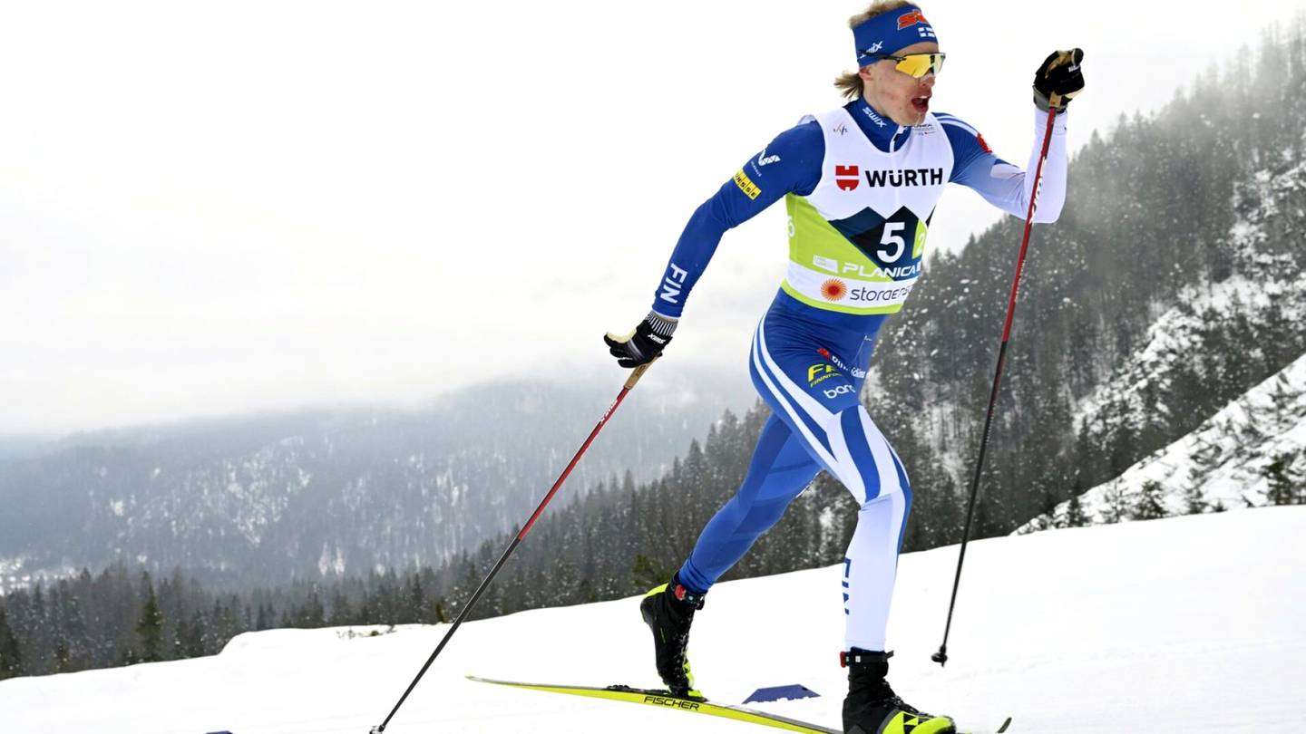 MM-hiihdot | Iivo Niskanen karkasi pääjoukolta yli puolen minuutin päähän, Suomi toisena viestissä – HS seuraa MM-hiihtojen päivää