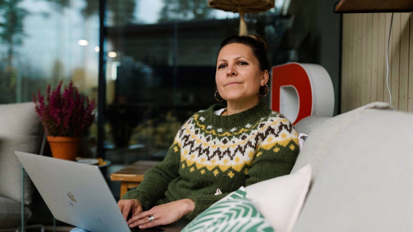 Työelämä | Yli 40 työ­tehtävässä ollut Suvi Tuomikoski kertoo, mitä on ammatti­ahdistus – Nyt hänellä on viesti kaikille, jotka eivät tiedä ”mikä minusta tulee isona”