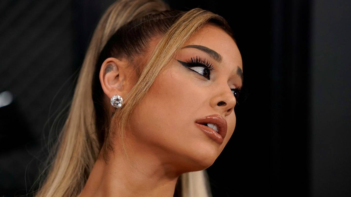 Ihmisoikeudet | Laulaja Ariana Grande aikoo kerätä 1,3 miljoonaa euroa transnuorten oikeuksien puolesta: ”Lainsäädäntö­elimissä on vireillä satoja häpeällisiä esityksiä”